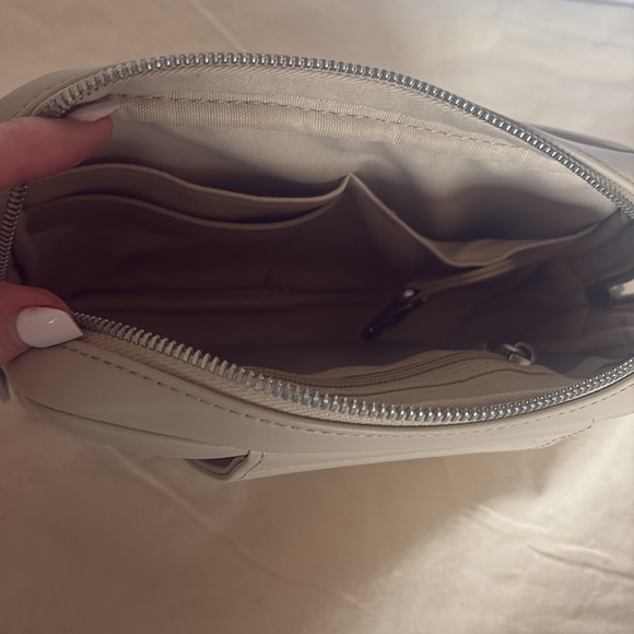 MONOS Metro Duffel Ivory - Picture 3 of 16